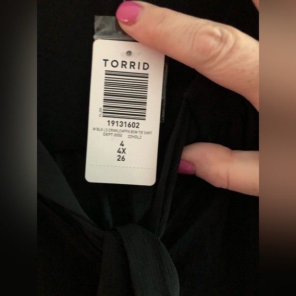 Torrid sz 4 Black Chiffon Bow Front Button-Up Blouse - Picture 9 of 10